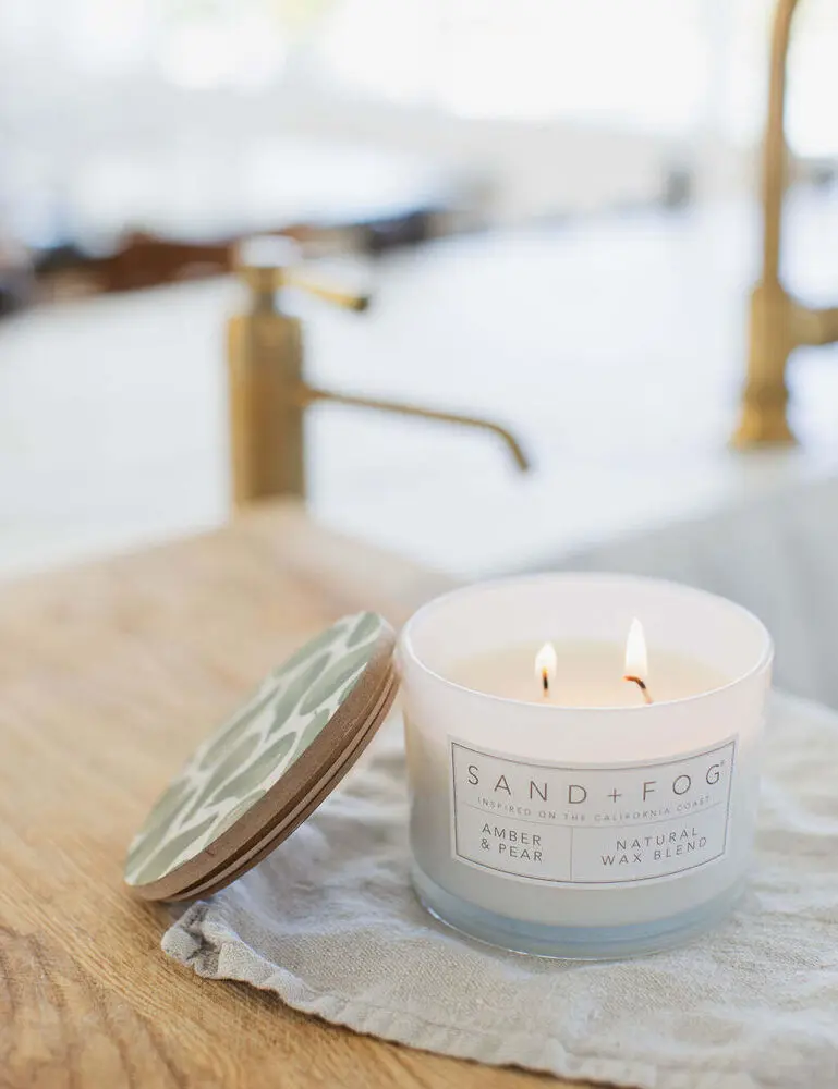 Amber & Pear 12 Oz Scented Candle - Image 2